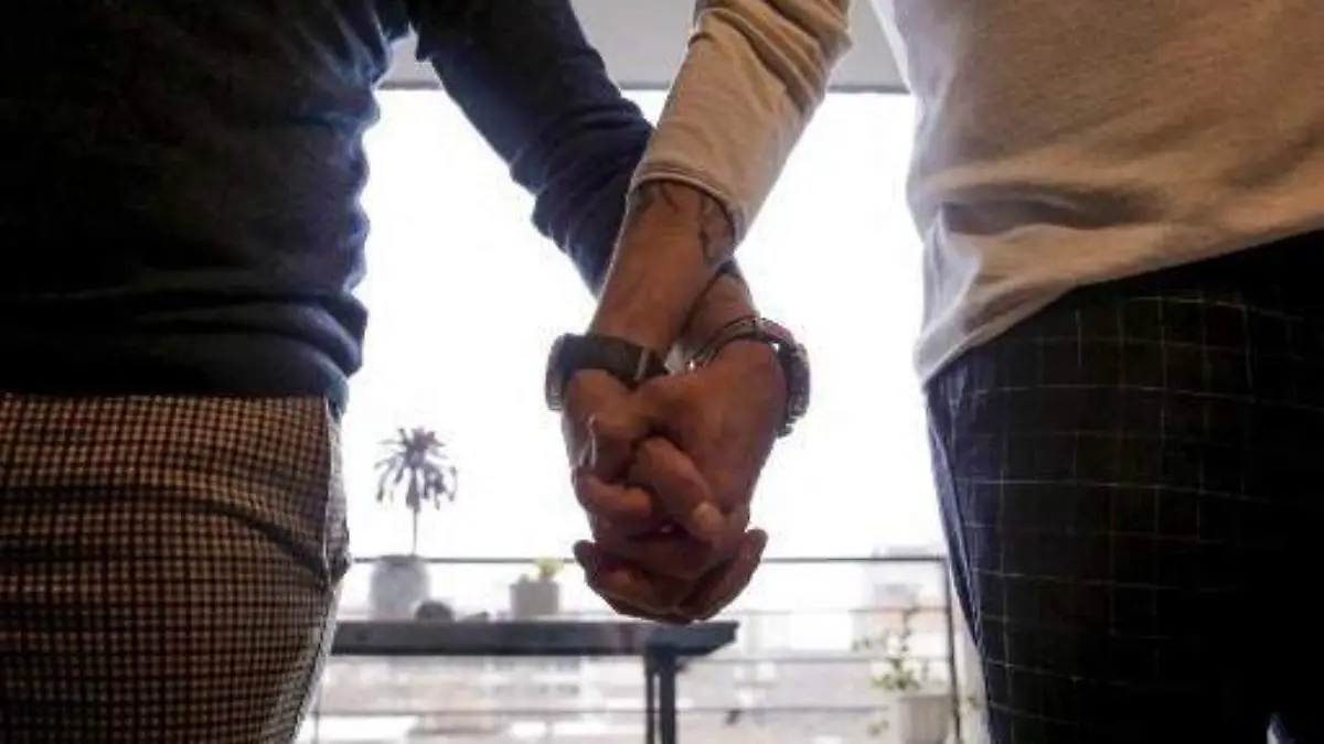 Parejas homosexuales anhelan matrimonio igualitario en Chile